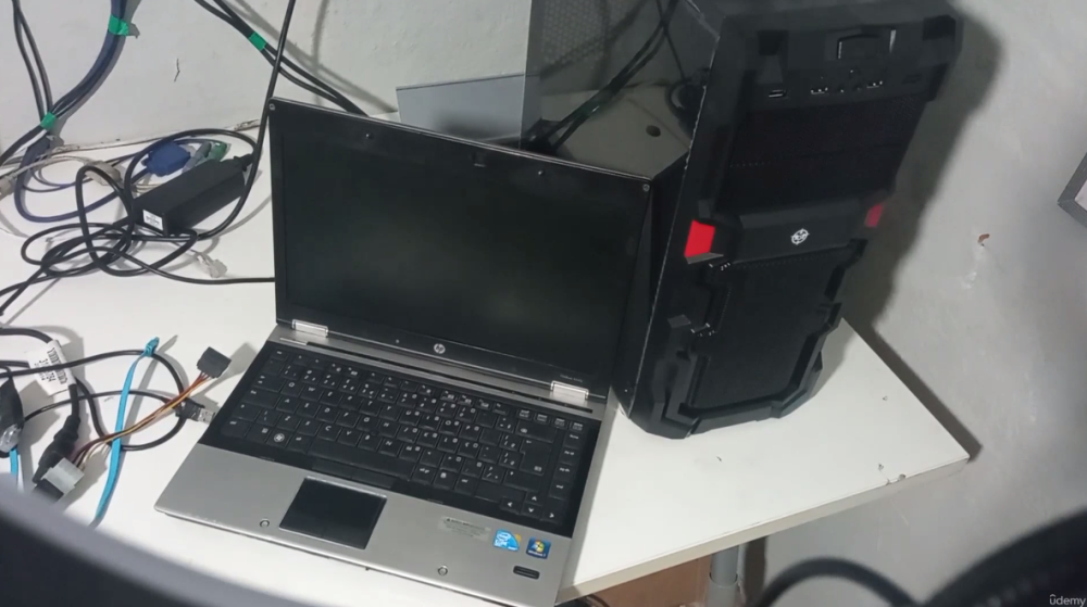 Curso de Formatação de Computadores - Leonardo Borges